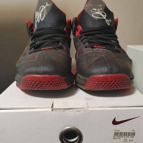 Nike LeBron 9 Low - Picture 2 of 13